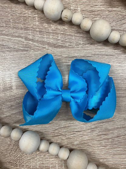 4.5" Classic Scalloped Hair Bow