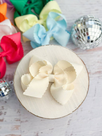 4.5" Classic Scalloped Hair Bow