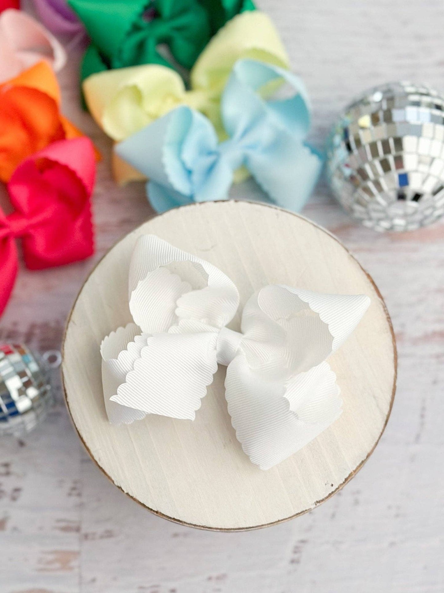 4.5" Classic Scalloped Hair Bow