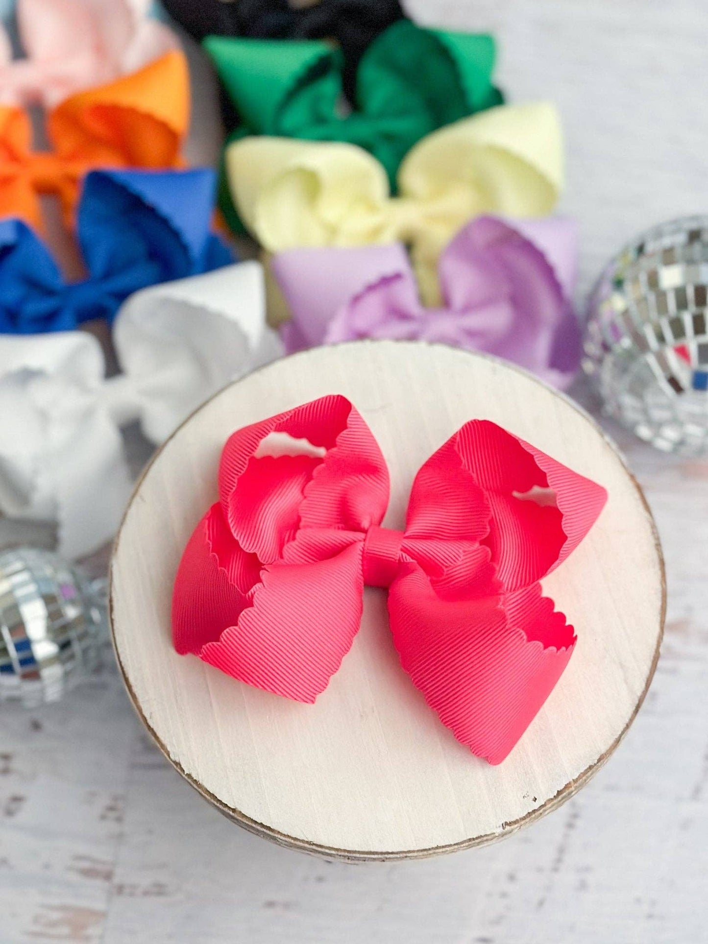4.5" Classic Scalloped Hair Bow