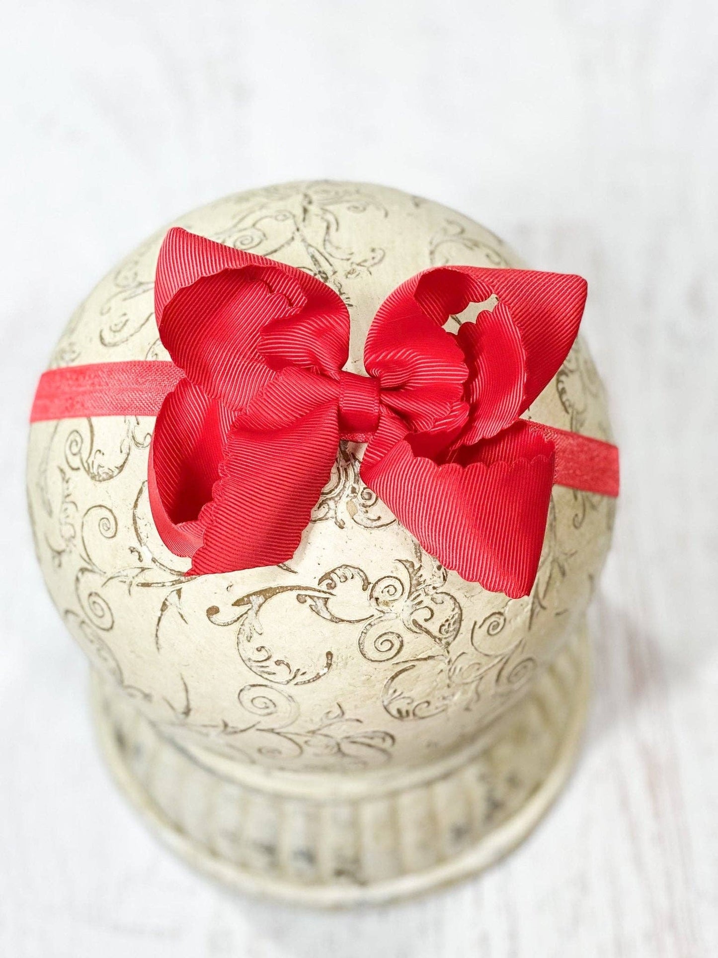 4.5" Classic Scalloped Hair Bow