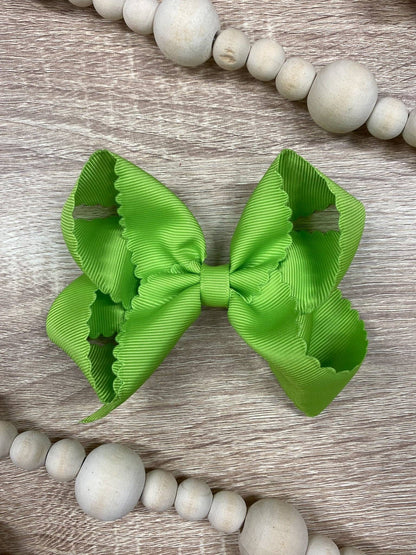 4.5" Classic Scalloped Hair Bow