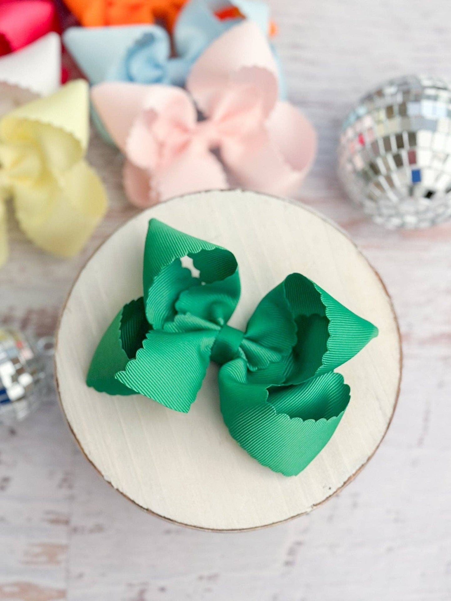 4.5" Classic Scalloped Hair Bow