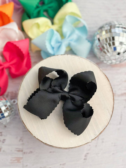 4.5" Classic Scalloped Hair Bow