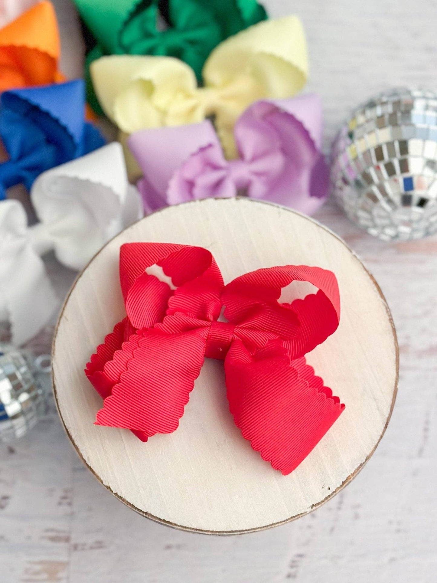 4.5" Classic Scalloped Hair Bow