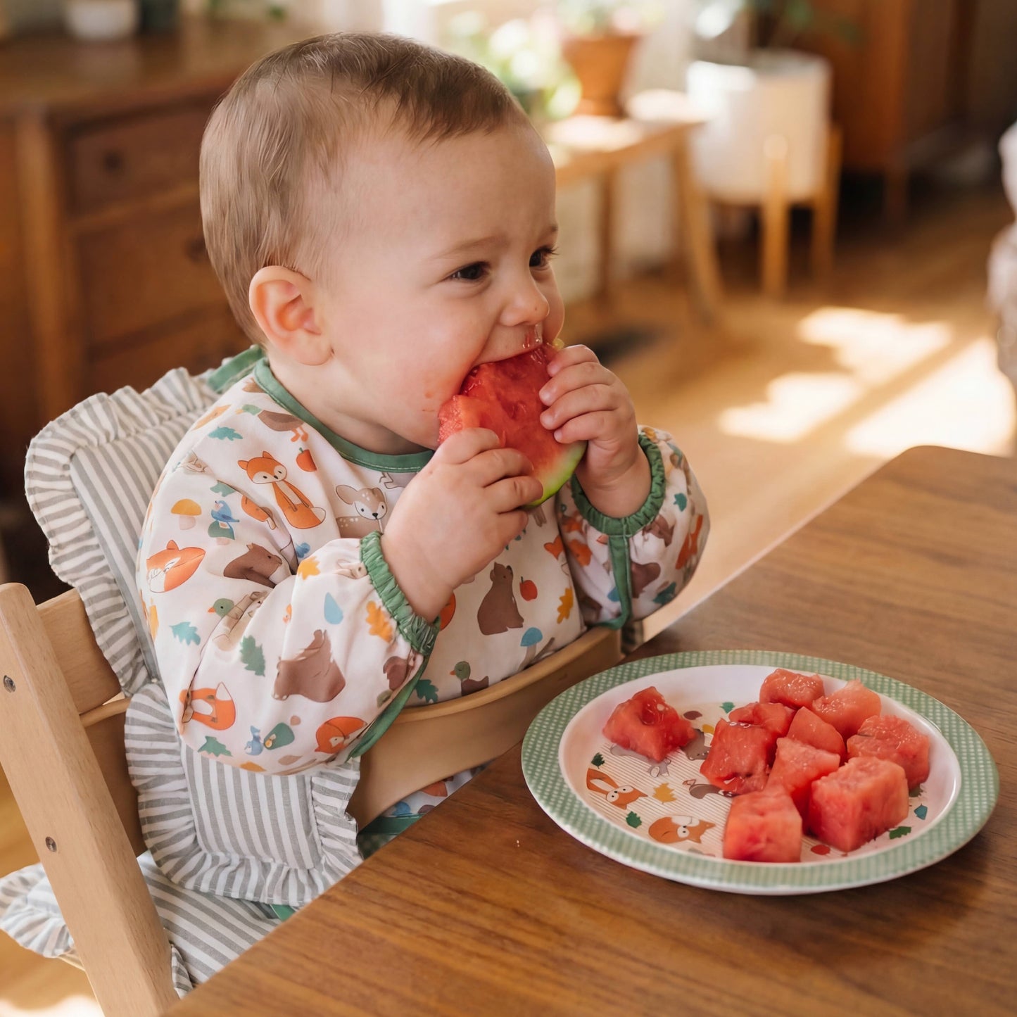 Itzy Everywhere Bib™ - Woodland
