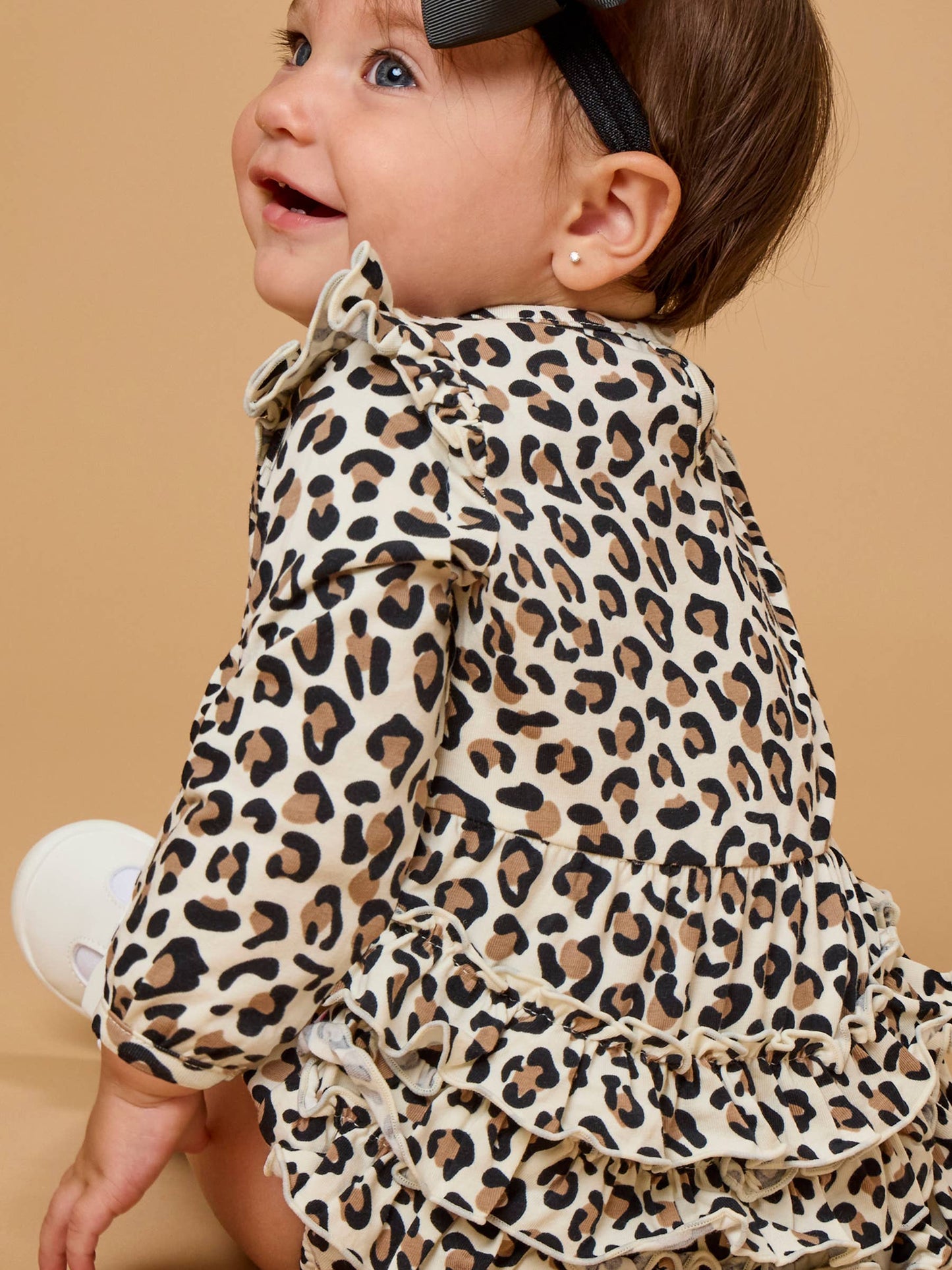 Baby Girls Classic Leopard Knit Long Sleeve Flutter Bubble Romper