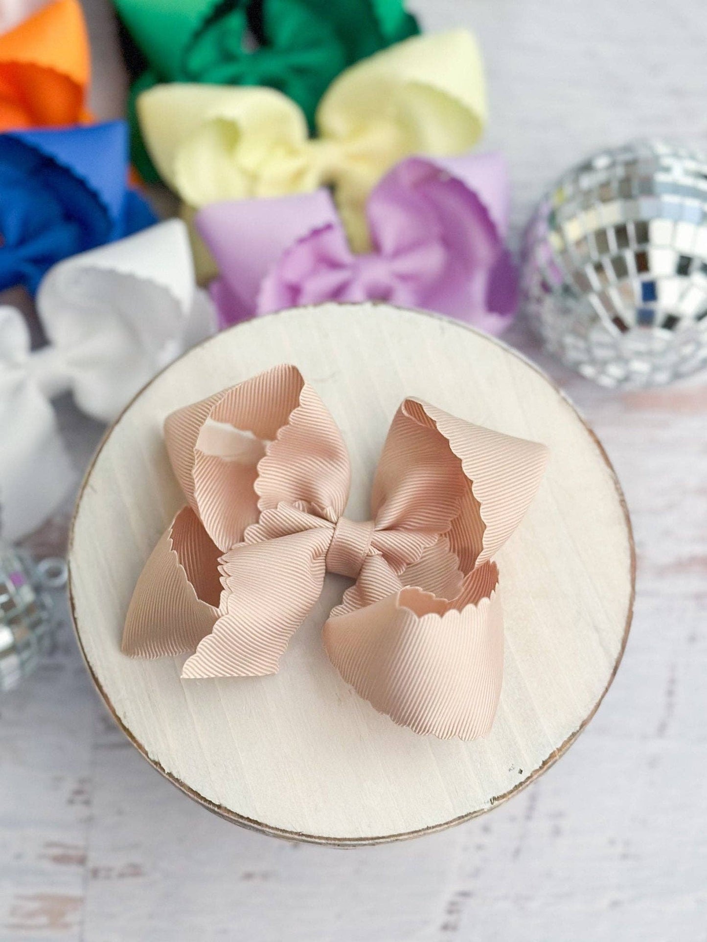 4.5" Classic Scalloped Hair Bow