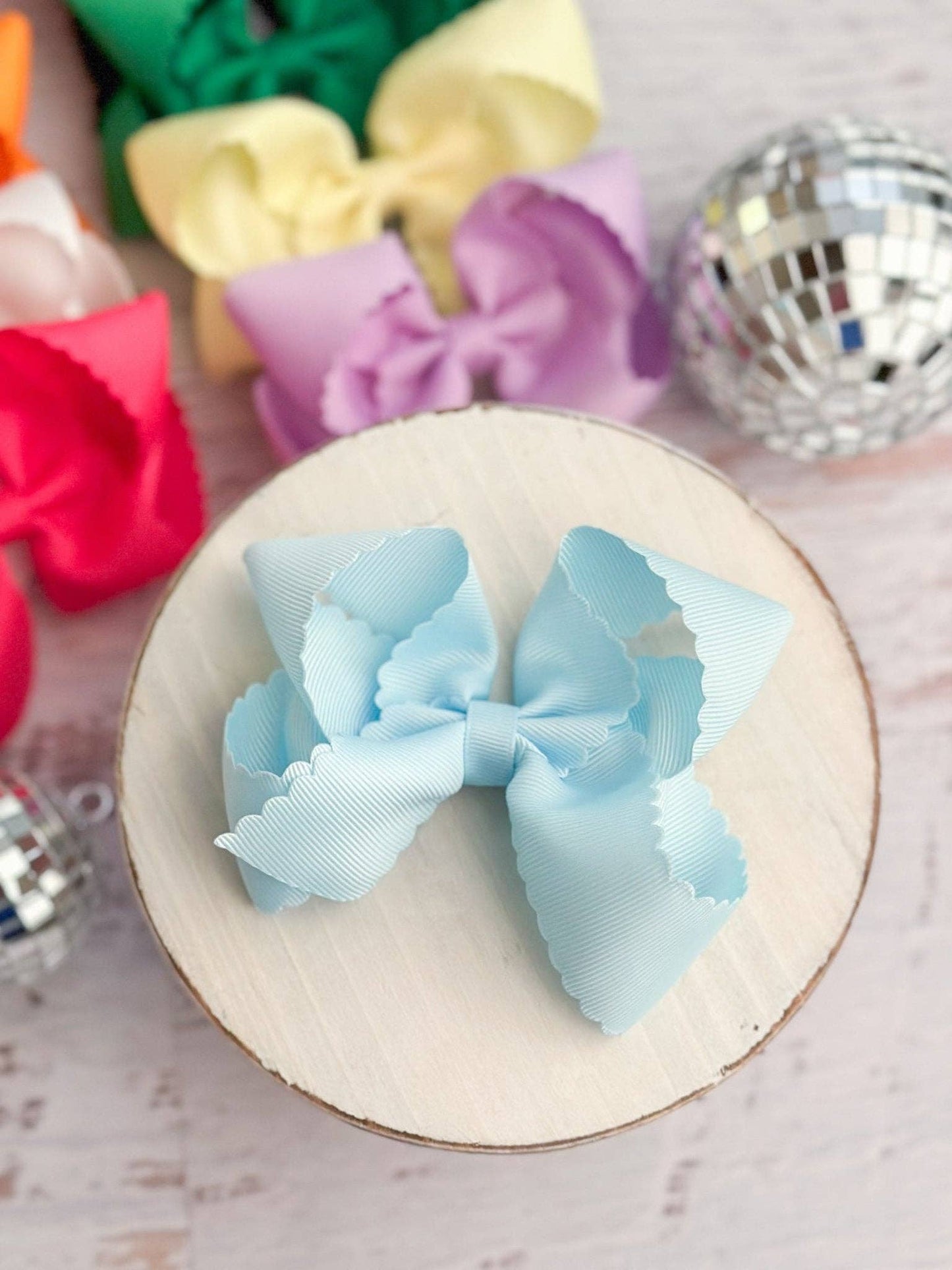 4.5" Classic Scalloped Hair Bow