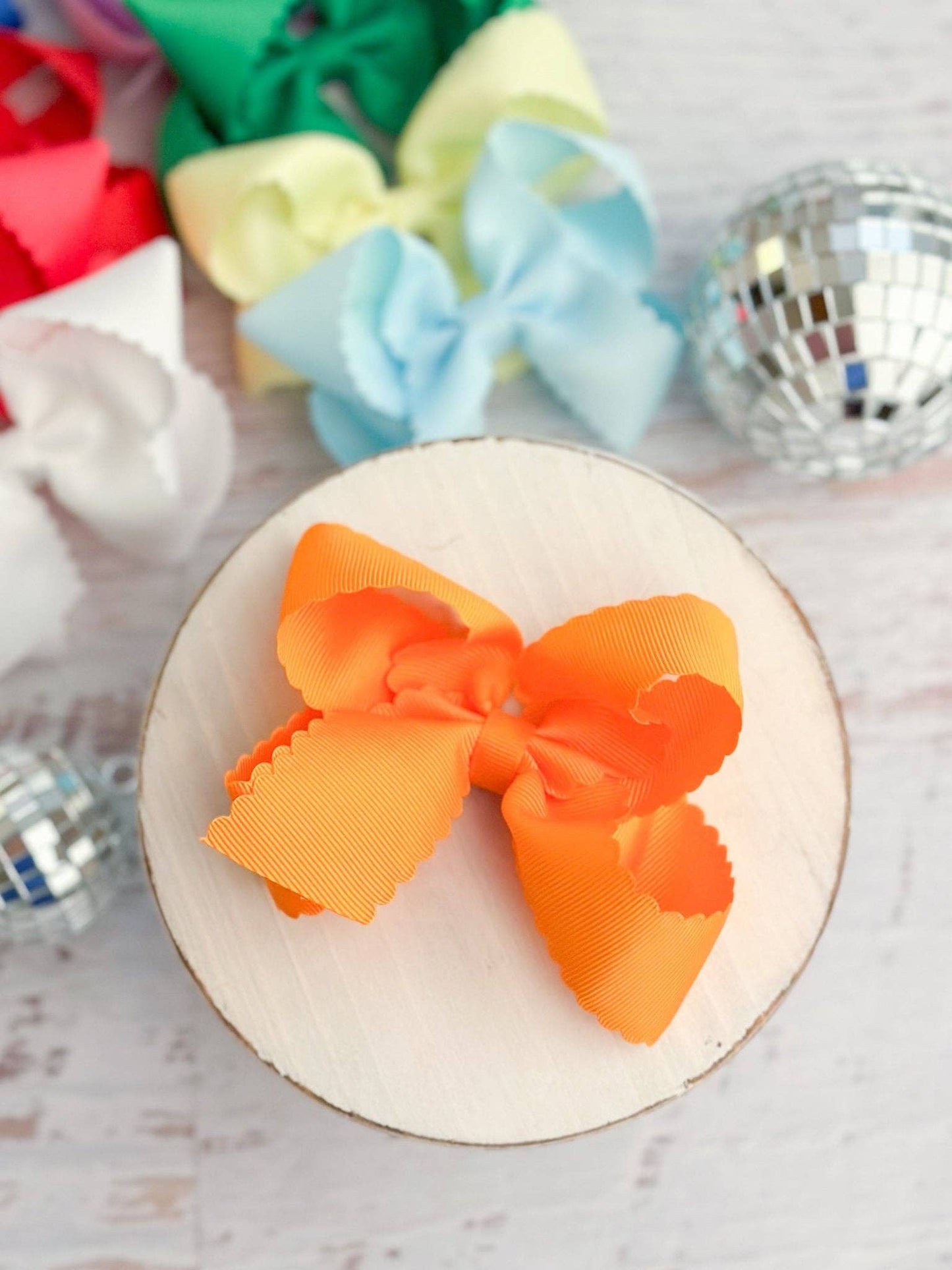 4.5" Classic Scalloped Hair Bow