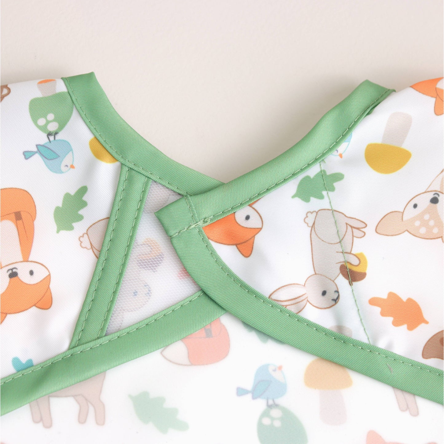 Itzy Everywhere Bib™ - Woodland
