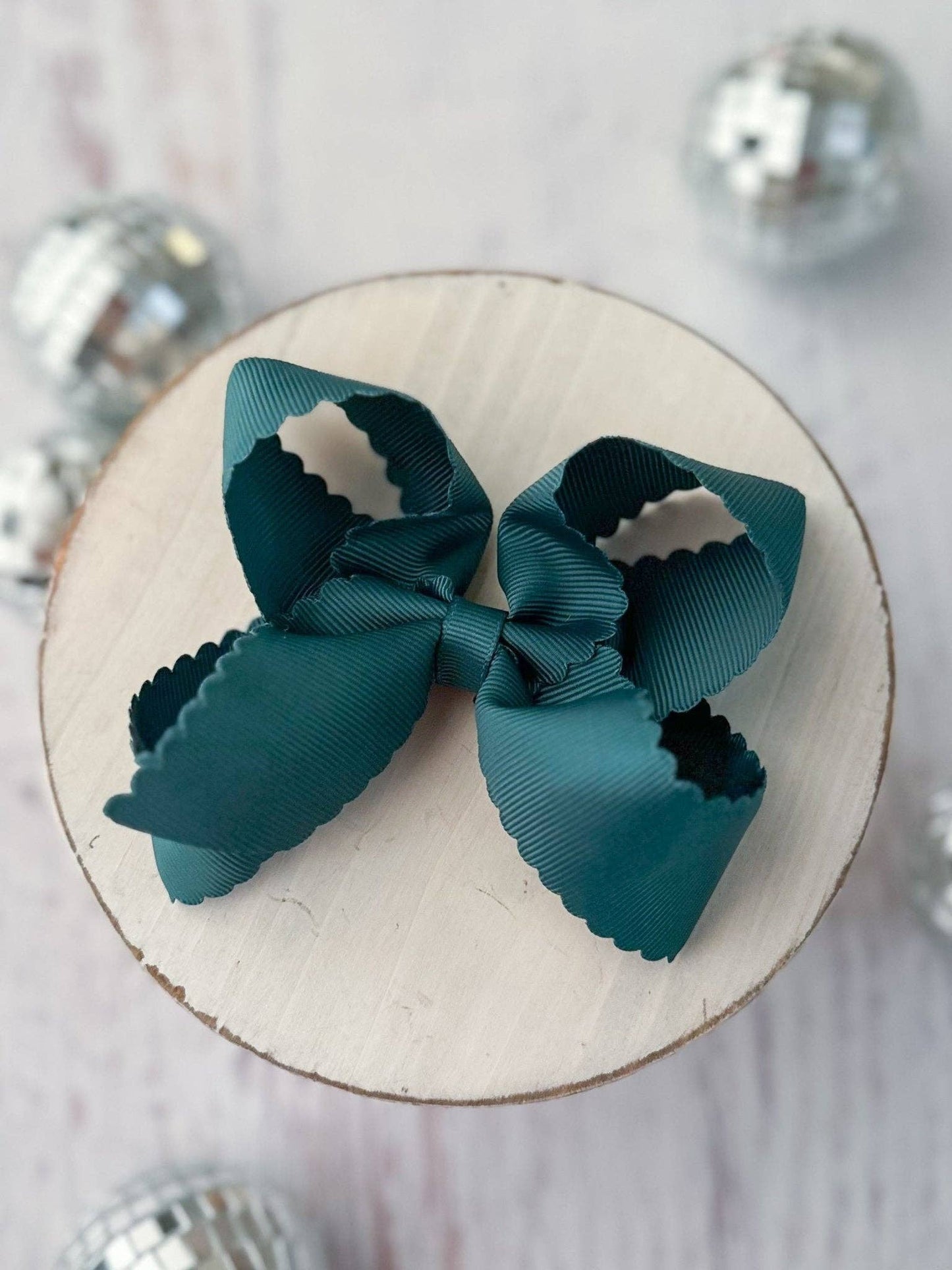 4.5" Classic Scalloped Hair Bow