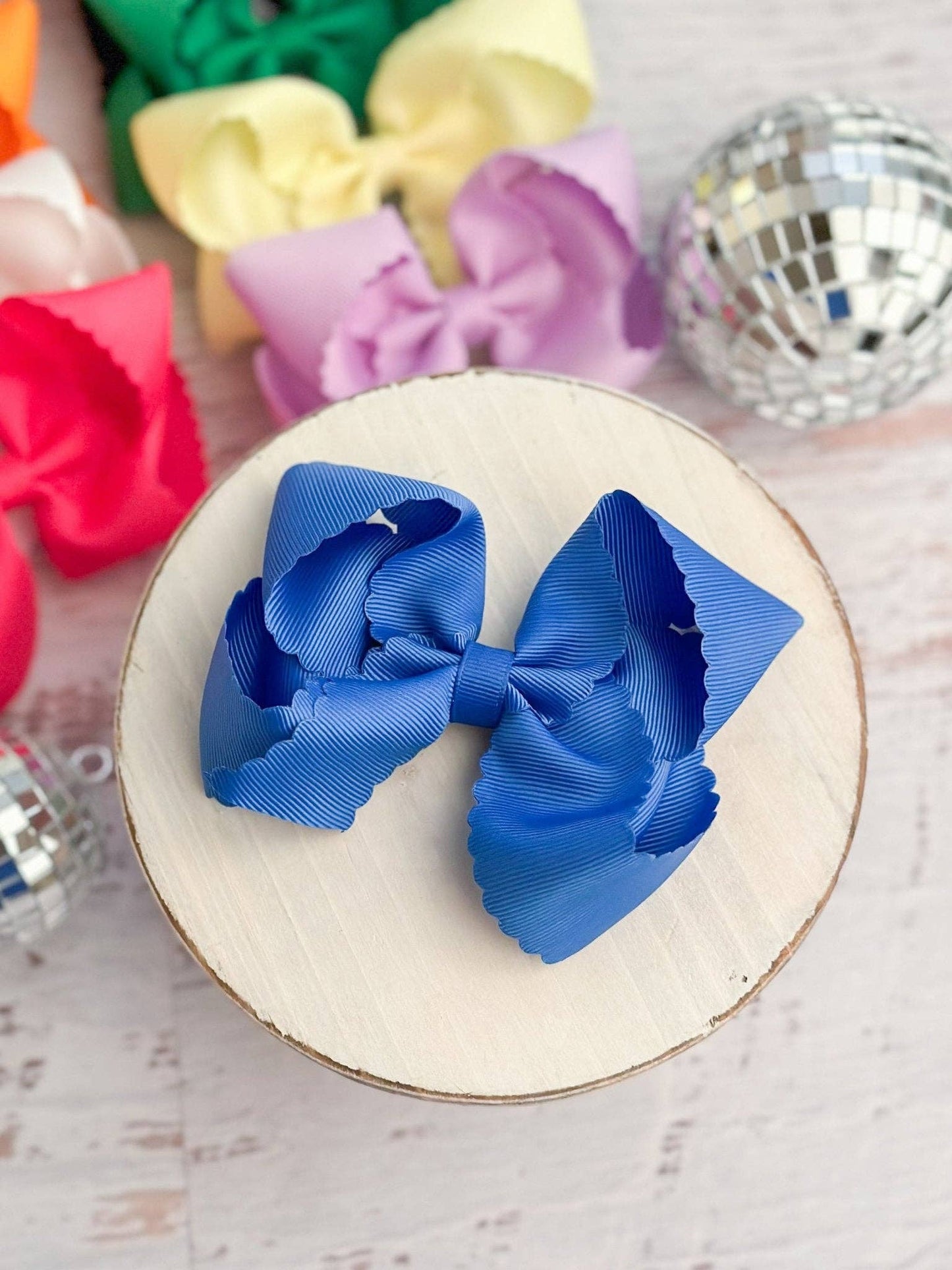 4.5" Classic Scalloped Hair Bow