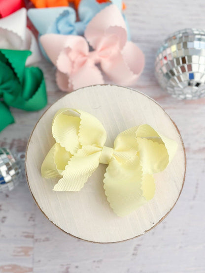 4.5" Classic Scalloped Hair Bow